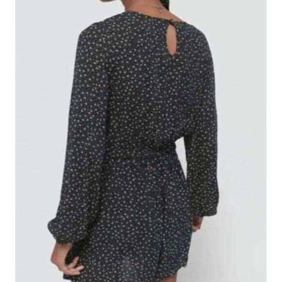 Urban Outfitters Black Mona Surplice Long Sleeve Romper M Womens Key Hole NWT - Picture 2 of 13